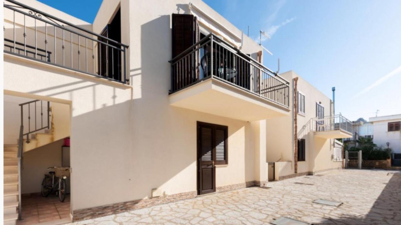 Hibiscus Lägenhet San Vito Lo Capo Exteriör bild